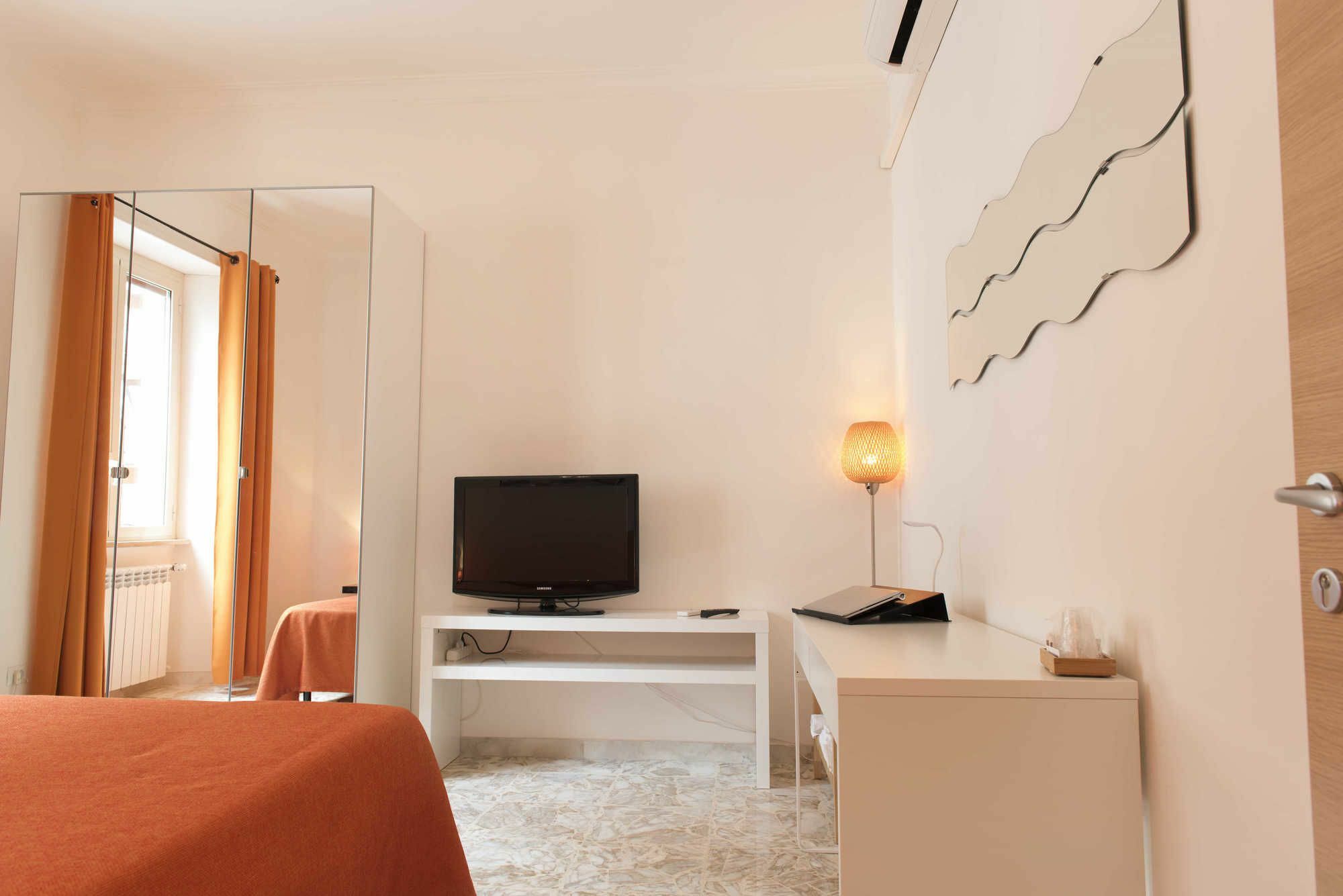 Michelangelo Apartment Civitavecchia Exteriör bild